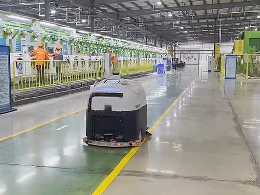 車間地面的 "精準手術(shù)刀"：坦力掃地機的工業(yè)清潔方程式