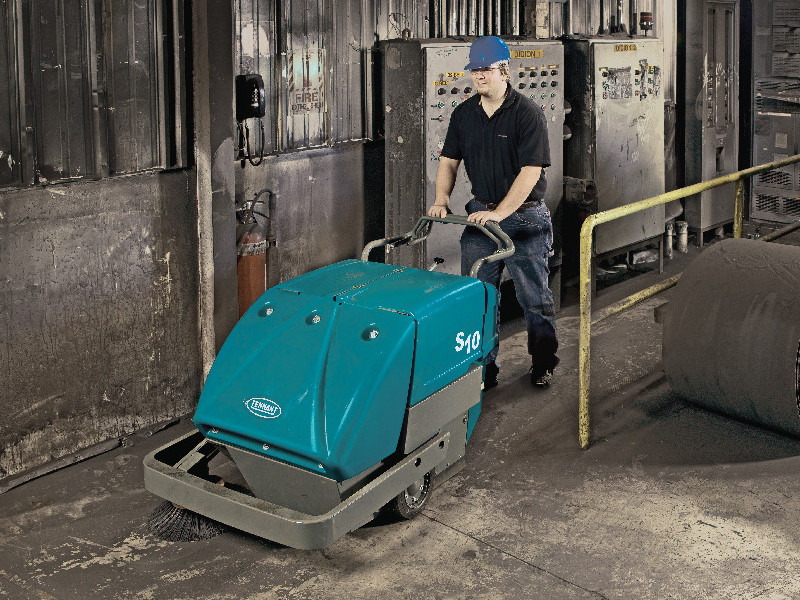 寒潮來襲！工廠掃地機(jī)該如何保養(yǎng)維護(hù)才能度過嚴(yán)冬？