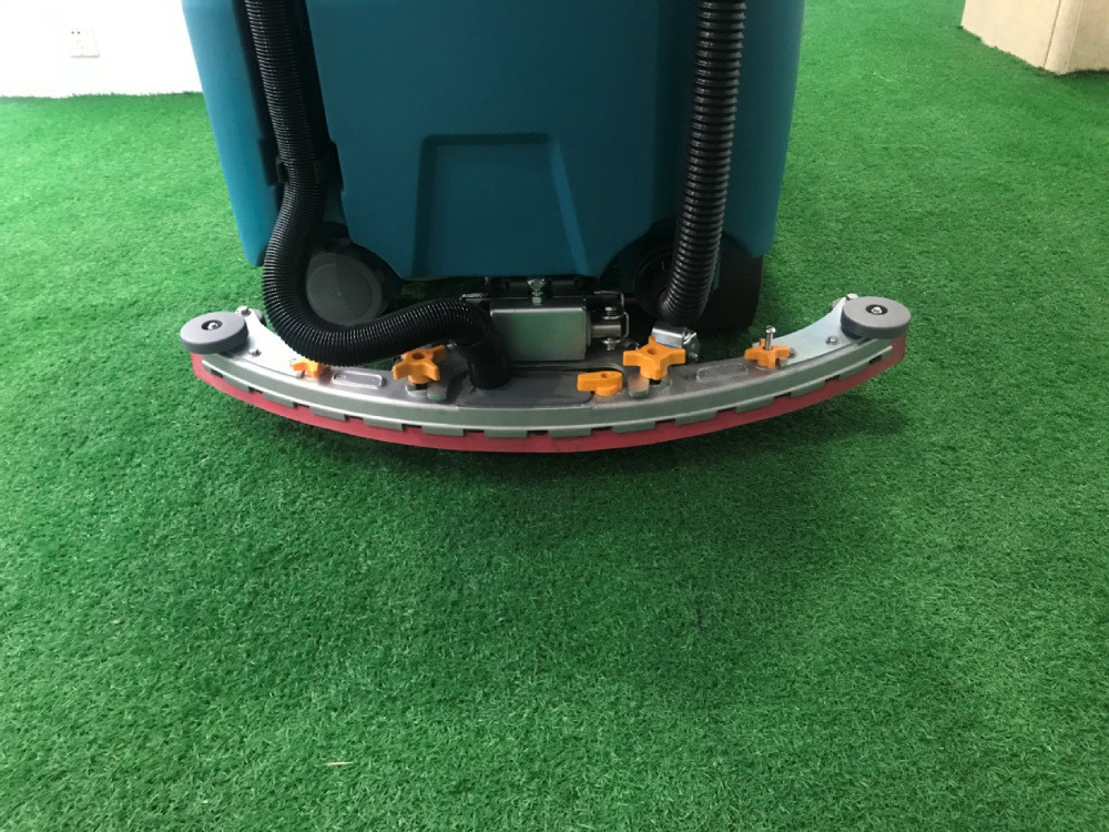 洗地機(jī)吸水膠條不會(huì)換？看完輕松安裝