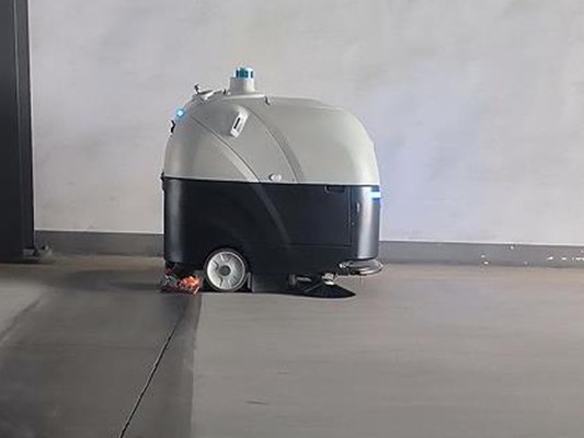 驚爆！坦力工廠自動(dòng)掃地機(jī)器人，怎樣讓 6 千平汽車車間一塵不染？