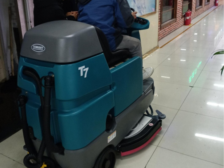 氣溫下降洗地機(jī)該如何保養(yǎng)？