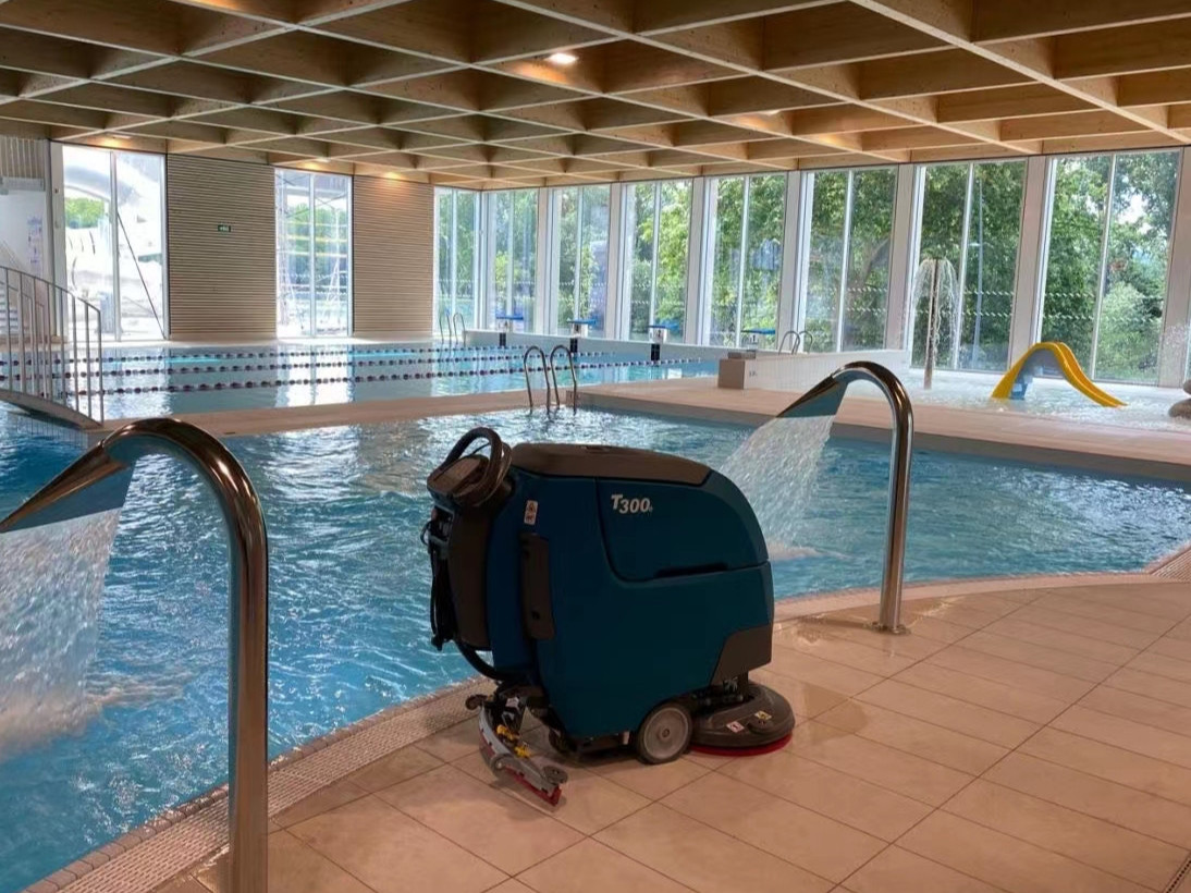 工業(yè)洗地機和商業(yè)洗地機選擇上有什么不同呢？