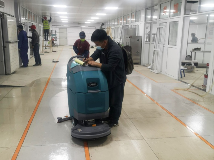 工廠食堂選購洗地機(jī)看準(zhǔn)這幾點(diǎn)，包你滿意