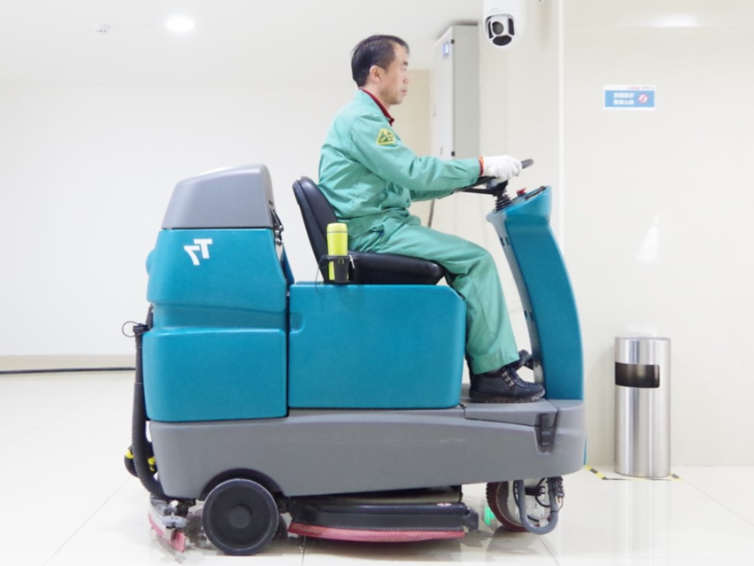 醫(yī)院場所如何選擇工業(yè)洗地機？